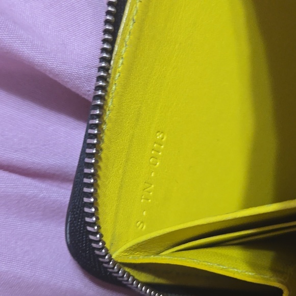 Celine long zipper wallet with Yellow interior in leather (Authentic) - Picture 7 of 13